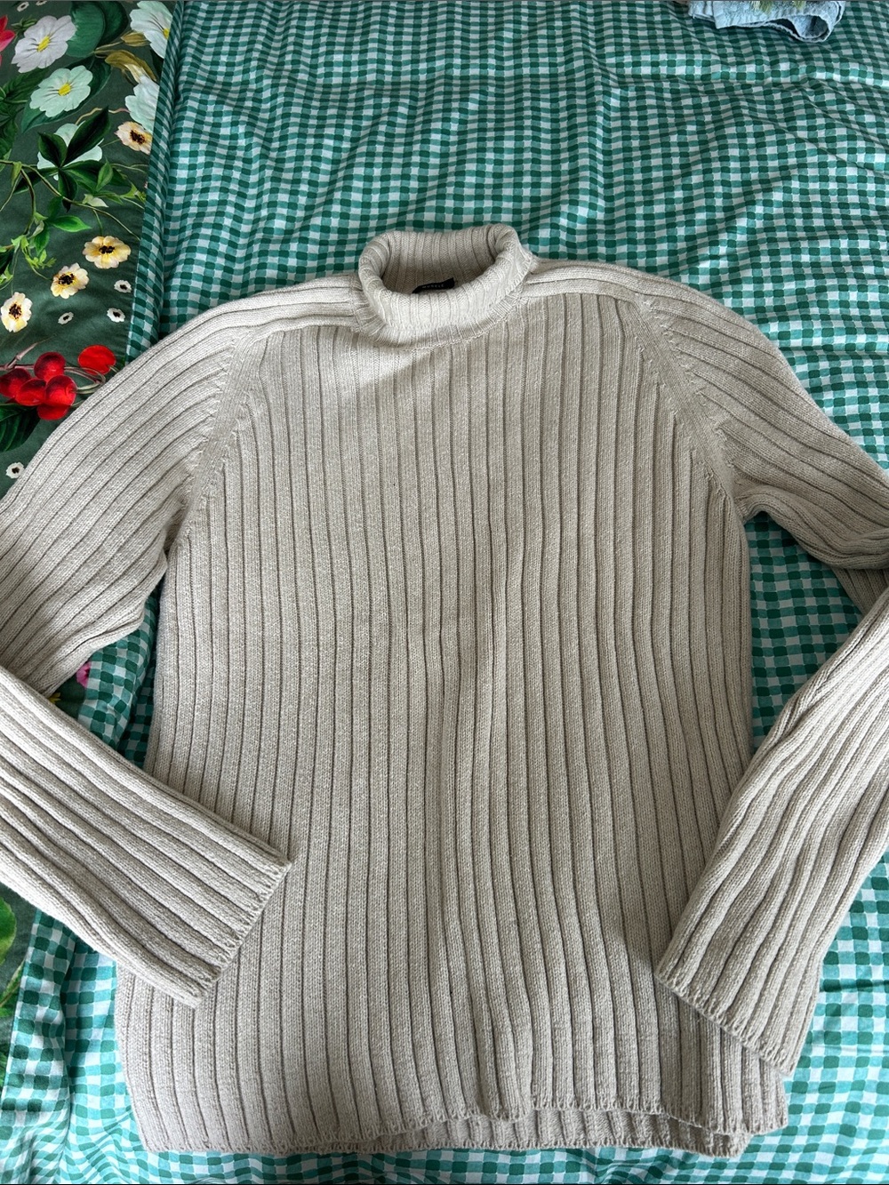 Abercrombie & Fitch Men's Ribbed Turtleneck Sweater in Light Beige